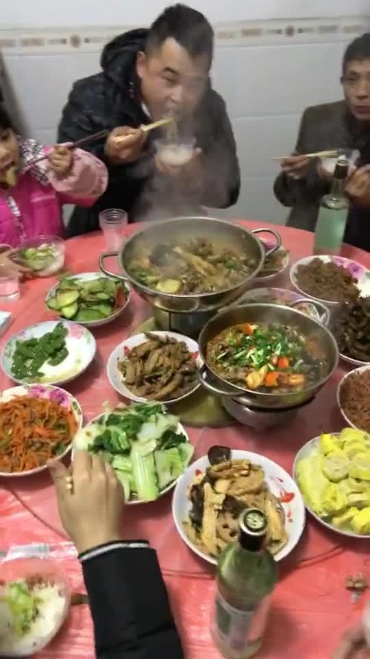 今日的伙食是茭瓜吗英语,Today's Meal: Zucchini Delight